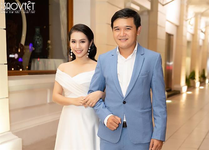 Cặp đôi Võ Thanh Hòa – Mai Bảo Ngọc rạng rỡ trên thảm đỏ Mai Vàng 2018