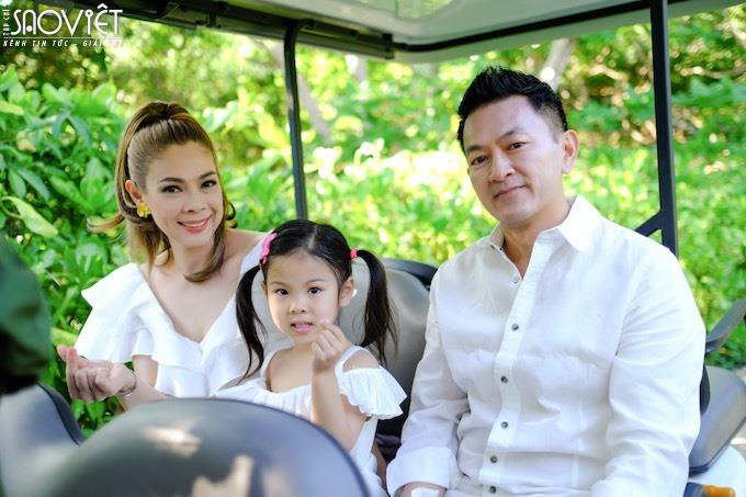 Gia đình Thanh Thảo hạnh phúc nghỉ dưỡng tại Côn Đảo