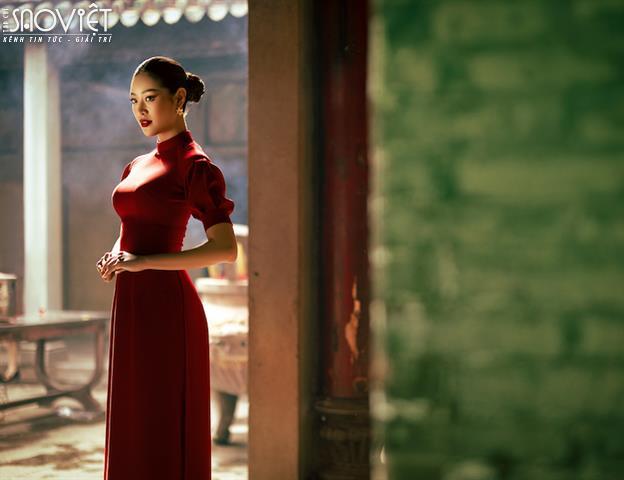 Hoa hậu Khánh Vân tâm sự những ngày cuối năm trong bộ ảnh Tết