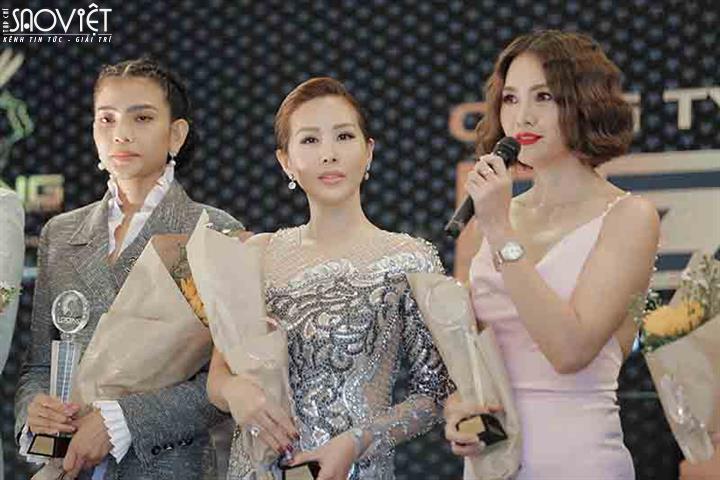 Hoa hậu Thu Hoài khẳng định đẳng cấp khi được NTK Công Trí may đồ riêng đi sự kiện