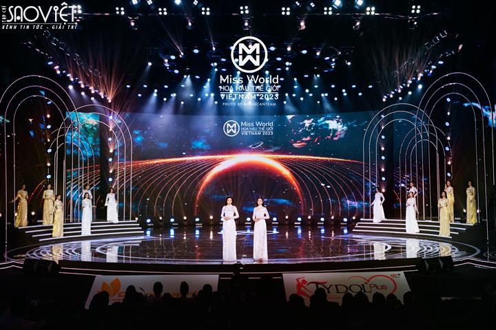 NTK Ngô Nhật Huy mang BST Ngân Hà lên sân khấu đêm Chung khảo Toàn quốc Miss World Vietnam 2023
