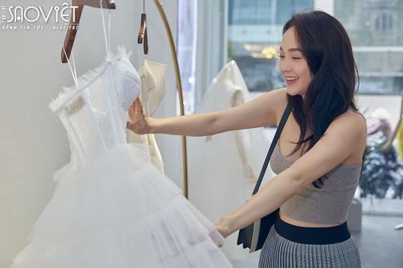 NTK Việt Nam mất 1 tháng làm váy cho Minh Hằng chụp ảnh cưới