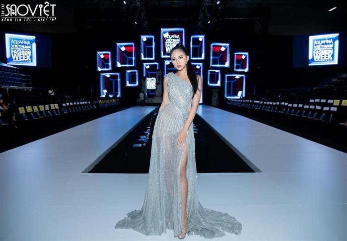 Phù Bảo Nghi trở thành MC tiếng Anh dẫn dắt bế mạc trên Fanpage Aquafina VietNam International Fashion Week
