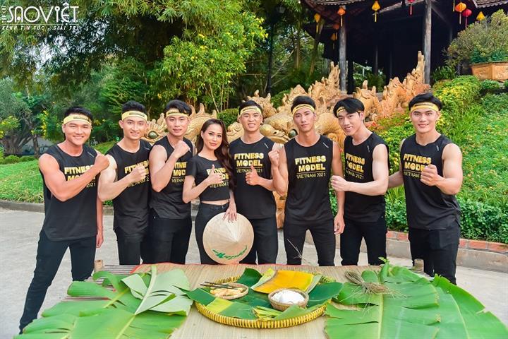 Thí sinh Vietnam Fitness Model 2021 cuồn cuộn cơ bắp… gói bánh Tét