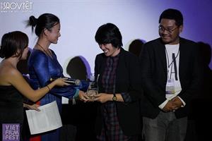'Nhắm mắt thấy mùa hè' xuất sắc đạt giải Spotlight Award tại LHP Viet Film Fest 