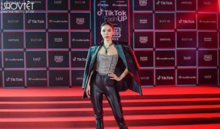 Á hậu Hoàng Thùy, Minh Tú đọ dáng cực gắt trên thảm đỏ Gala TikTok Fashup 2021