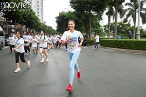 Á hậu Kim Duyên tham gia chạy vì trẻ em
