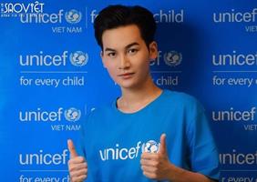 Ali Hoàng Dương tham gia hoạt động ý nghĩa của UNICEF bên cạnh Đại sứ Choi Siwon