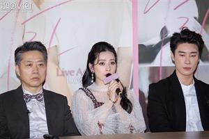 Chi Pu giao lưu với đông đảo báo giới Hàn Quốc, tái ngộ “nữ thần thế hệ mới” Chae Yeon và rapper San E