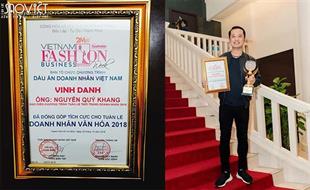 Đạo diễn Nguyễn Quý Khang phấn khích vì phần trình diễn của 100 doanh nhân Vietnam Business Fashion Week 2018