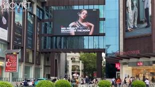 Fan của Diệp Lâm Anh, Trang Pháp chơi lớn, rải hình ảnh khắp các tòa nhà để chúc mừng LUNAS ra MV Moonlight