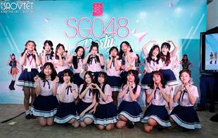 Fan mướt mồ hôi xếp hàng dài cả tiếng để gặp SGO48 tại buổi fan meeting