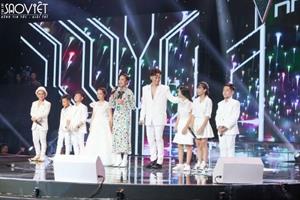 Hà Quỳnh Như, Xuân Phương, Anh Tuấn nắm tay nhau bước vào Chung kết The Voice Kids 2018