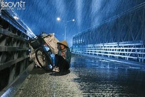 Hari Won dầm mưa suốt 6 tiếng đồng hồ, thuê cả xe bồn để quay cảnh khóc dưới mưa
