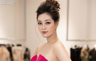 Hoa hậu Khánh Vân diện đầm hồng rạng rỡ đi sự kiện
