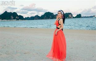 Hoa hậu Vivian Trần tự tin khoe eo 58 cm ‘khó ai bì kịp’ khi tản bộ trên bờ biển