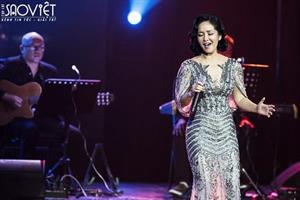 Hồng Nhung diện váy Hoàng Hải nồng nàn hát cảm xúc “18 năm nhớ Trịnh Công Sơn”