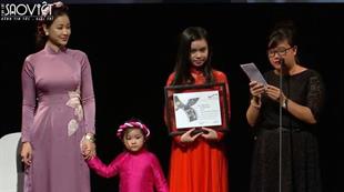 Maya cùng con gái lên nhận giải Phim xuất sắc nhất châu Á tại LHP Toronto