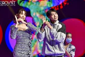 Min, Quang Đăng tái hiện vũ điện Ghen Cô Vy trước giờ G Lễ Hội Ánh Sáng Virtual Countdown Lights 2021
