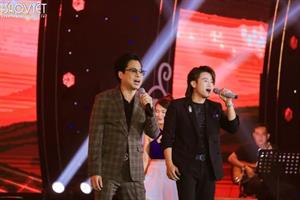Ngọc Sơn cháy hết mình với hơn 60 ca khúc trong hai đêm liveshow tại Quy Nhơn