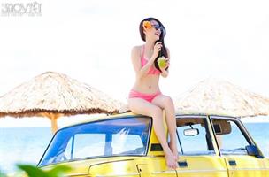 Nhã Phương lần đầu tiên diện bikini dạo biển Phú Quốc