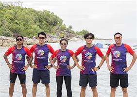 Tận mắt xem khoảnh khắc MC Quang Bảo cùng bạn bè bơi chinh phục 100km tại Phú Quốc trong 7 ngày