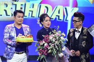 Việt Hương bất ngờ được ekip chương trình Người nghệ sĩ đa tài tổ chức sinh nhật