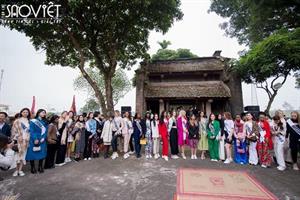 Vĩnh Phúc: Người dân kéo đến đền đá Phú Đa đón chào Hoa hậu Du lịch Thế giới 2022
