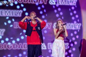 Vừa tung MV, Big Daddy & Emily đã trình diễn live ca khúc mới