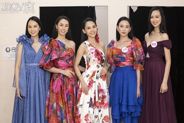 Ứng viên Hoa hậu Việt Nam 2020 khoe trang phục NEVA trước đêm thi thời trang