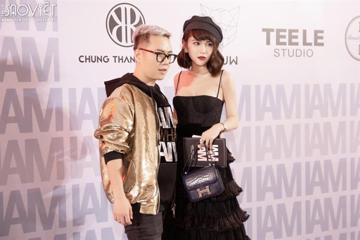 Vân Shi diện cả cây hàng hiệu xuất hiện tại show thời trang của Chung Thanh Phong