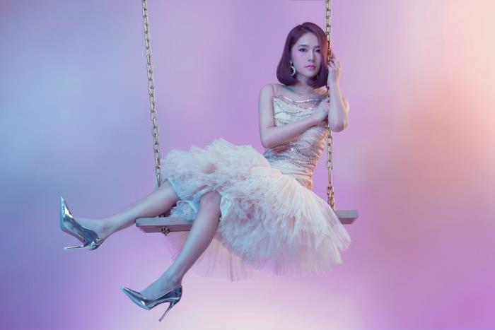 'Cô nàng trà sữa' Vân Shi trở lại V-Pop với ca khúc mới buồn nao lòng 2